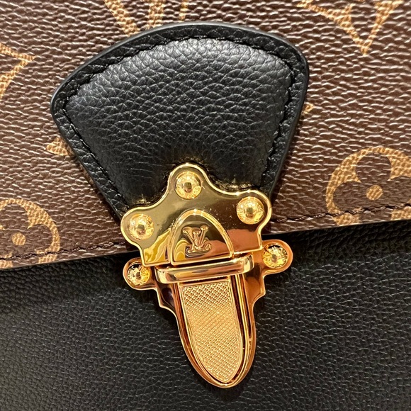 Monogram Leather bag - Picture 4 of 11